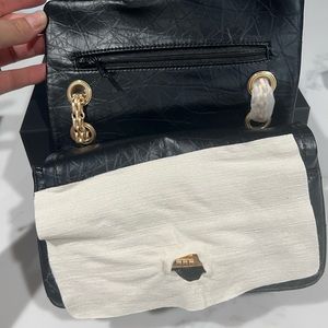 Black handbag haven’t used